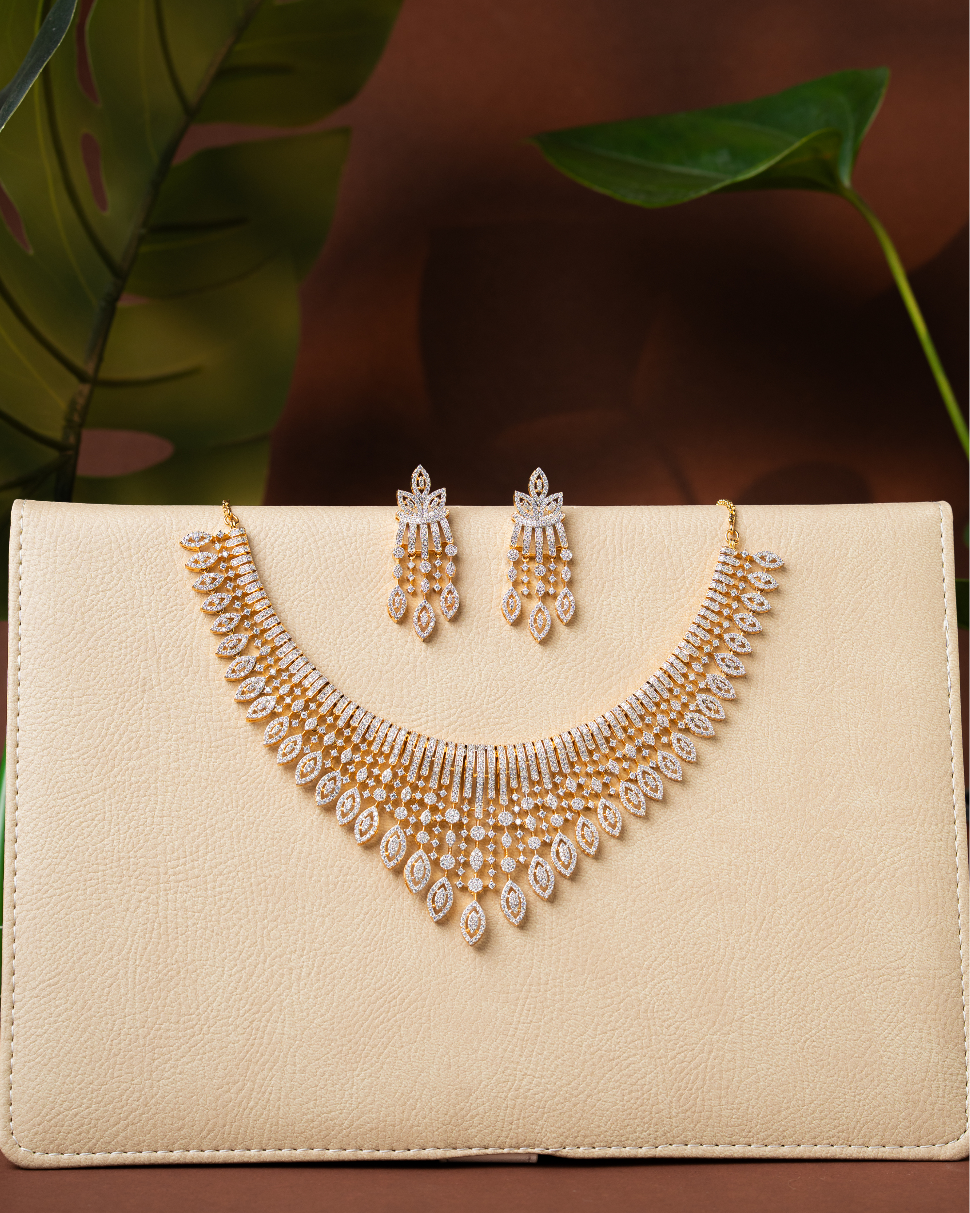 V-Shaped Zircon Necklace Set