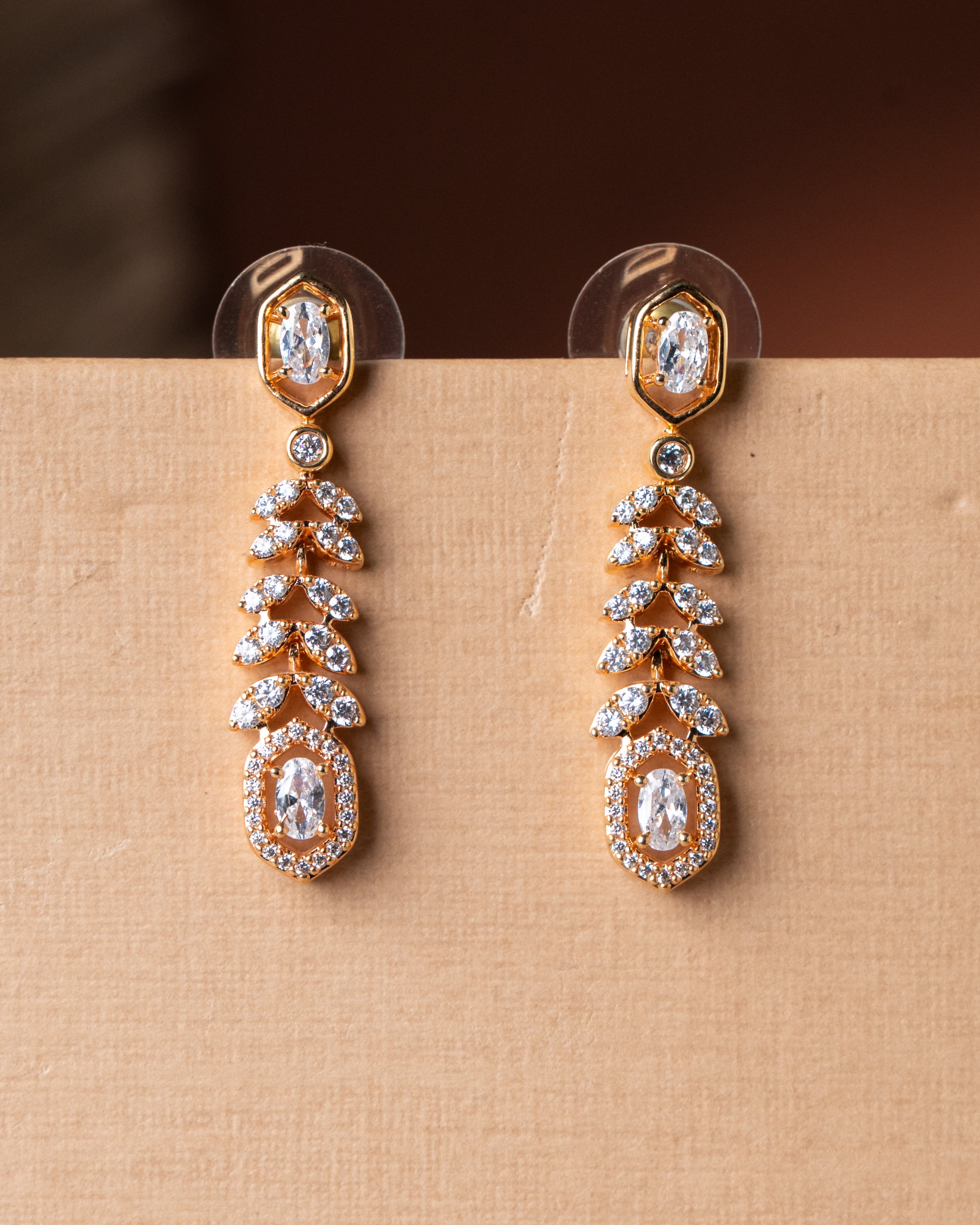 Double Layered Gold-Toned Leaf & Oval Real Look-Alike Necklace Set