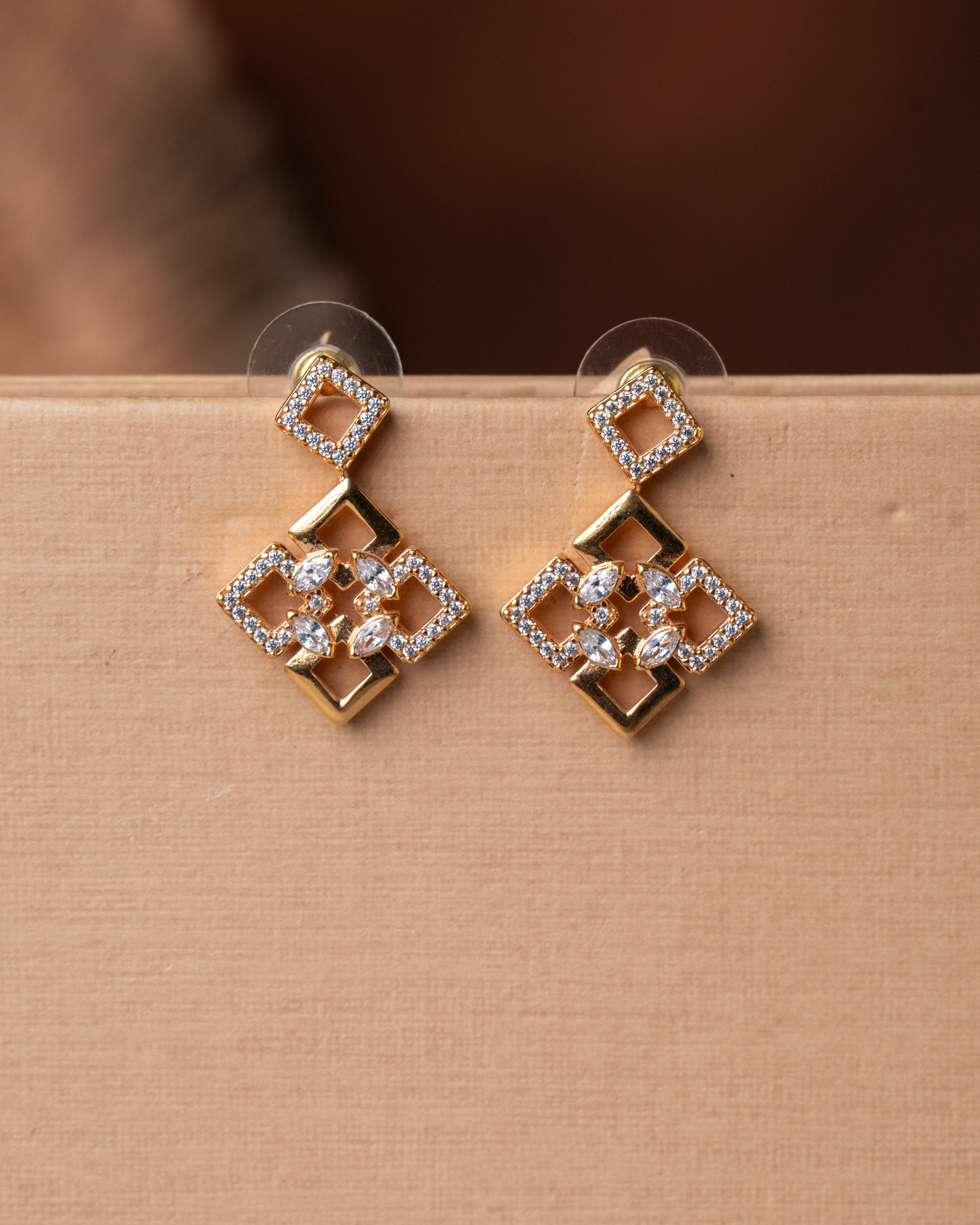 Gold-Toned Geometric Open-Frame Zircon Necklace Set