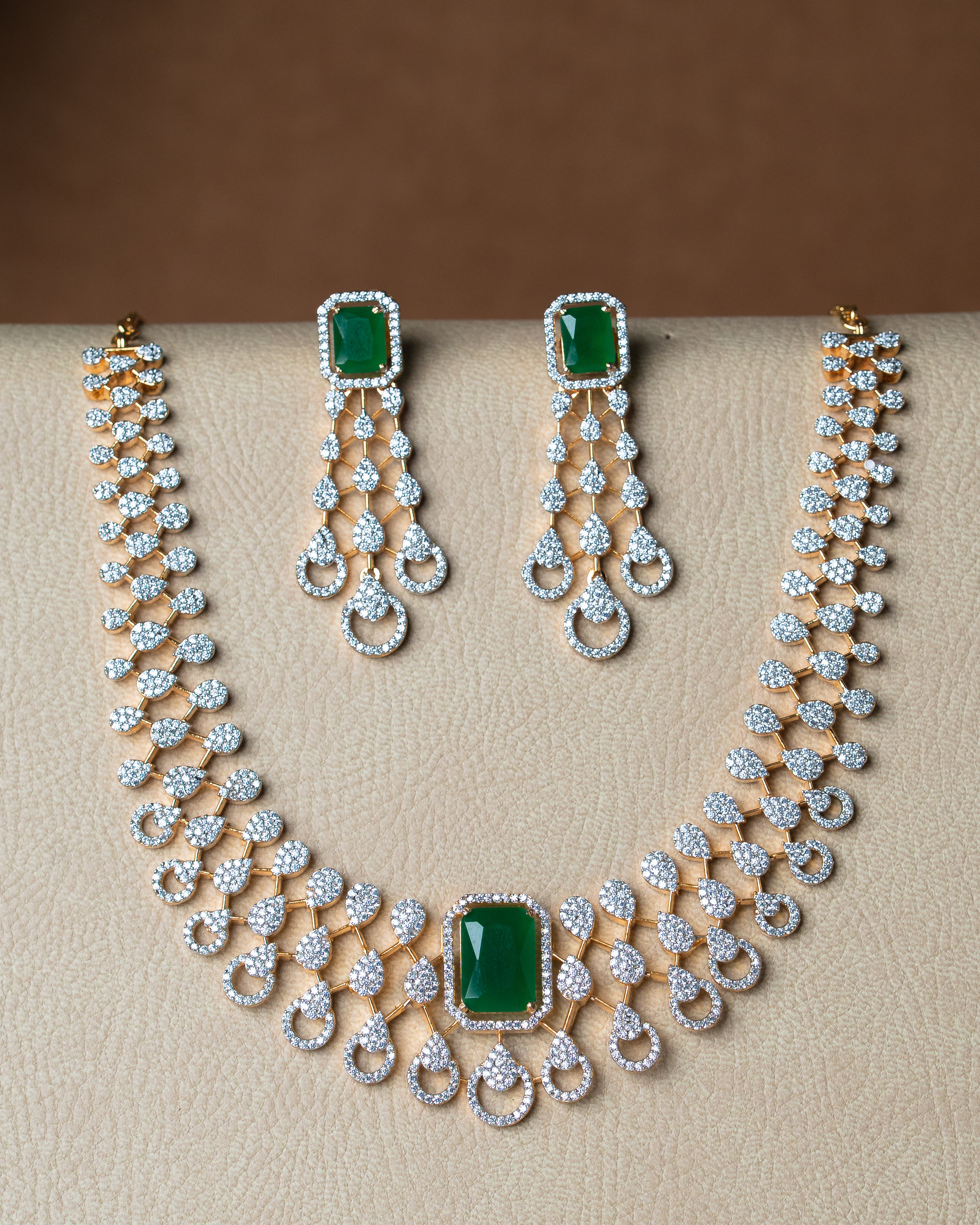 emerald square z diamond necklace set