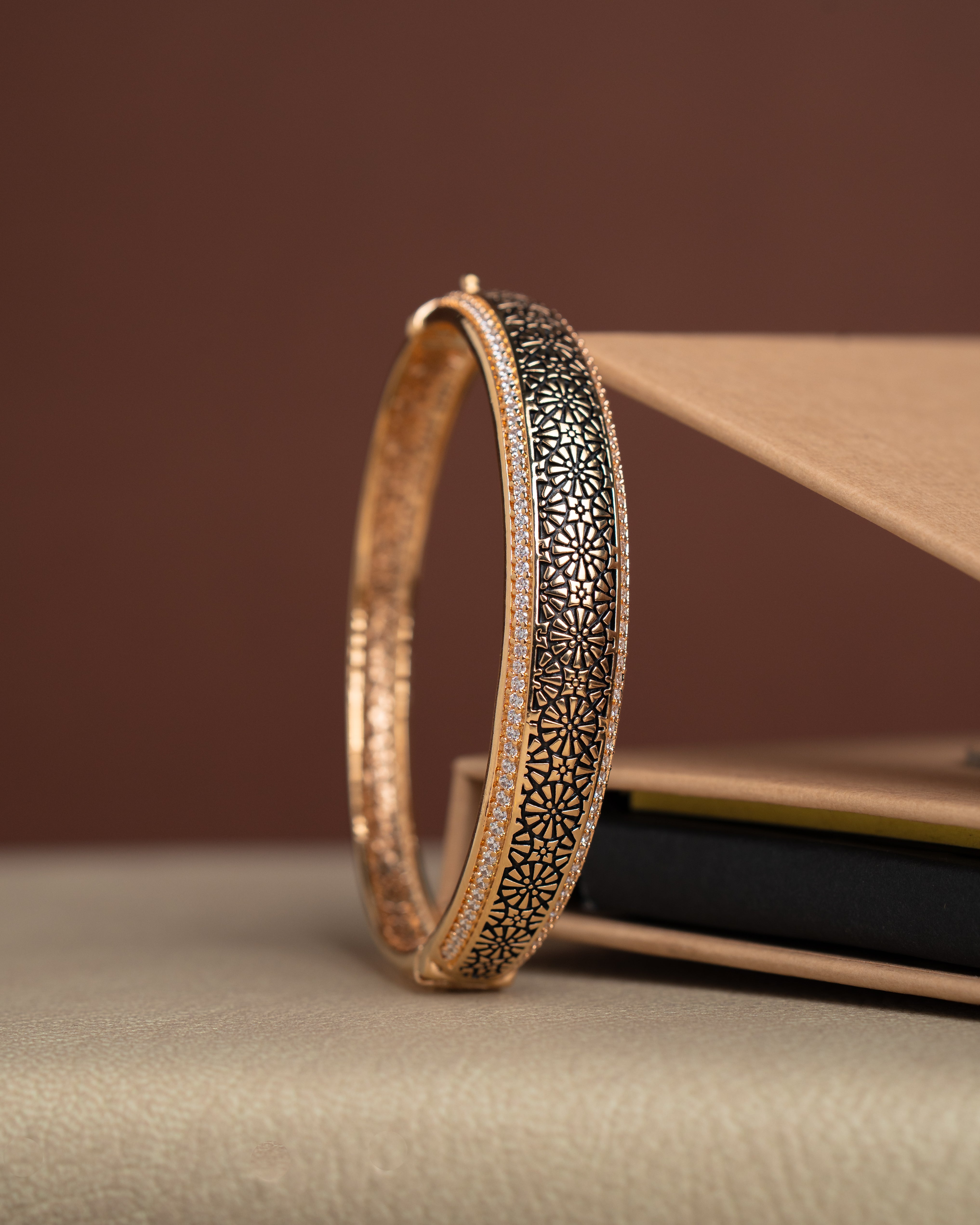 Zircon Antique Openable Kada