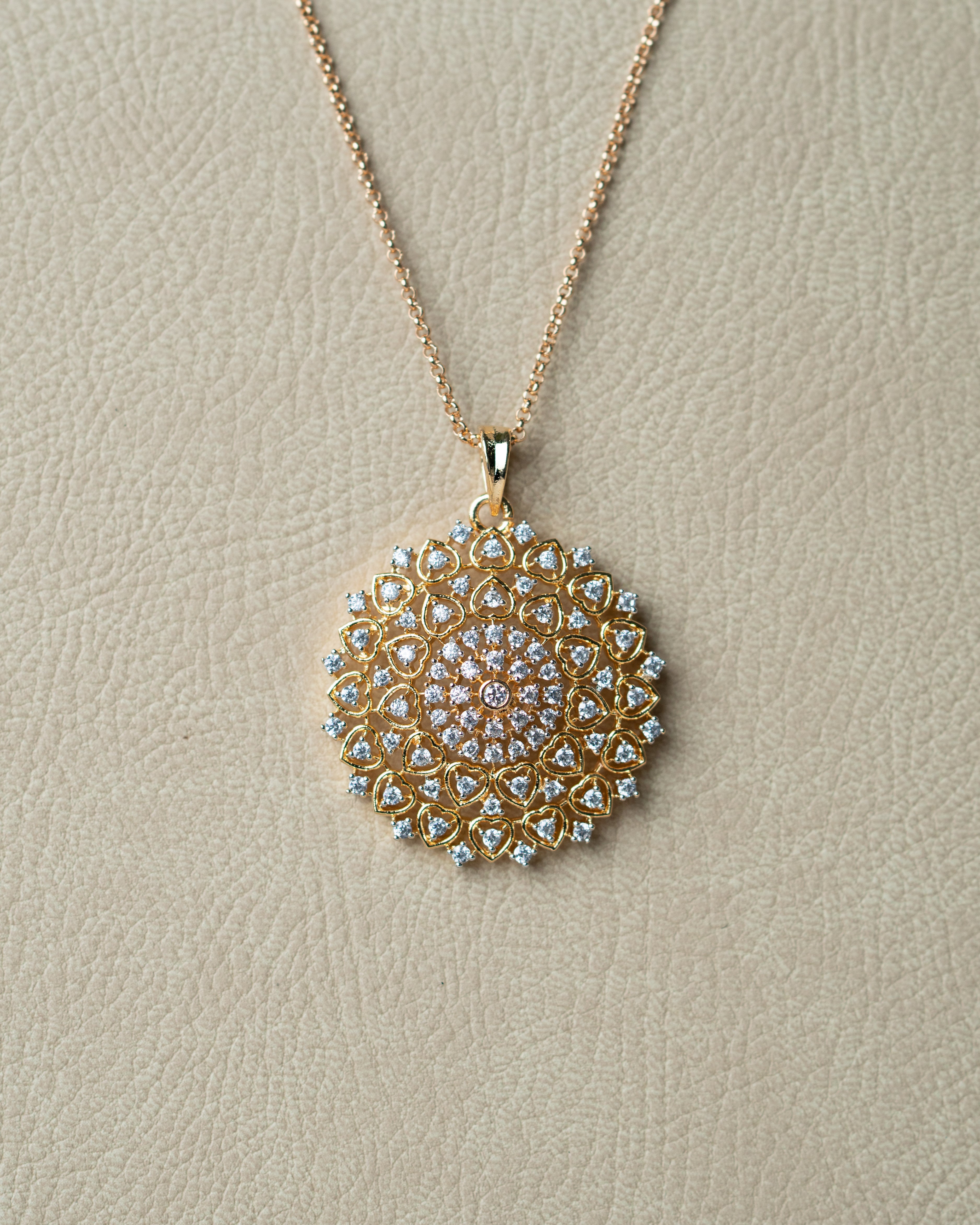 Heart Bloom Zircon Pendant Set
