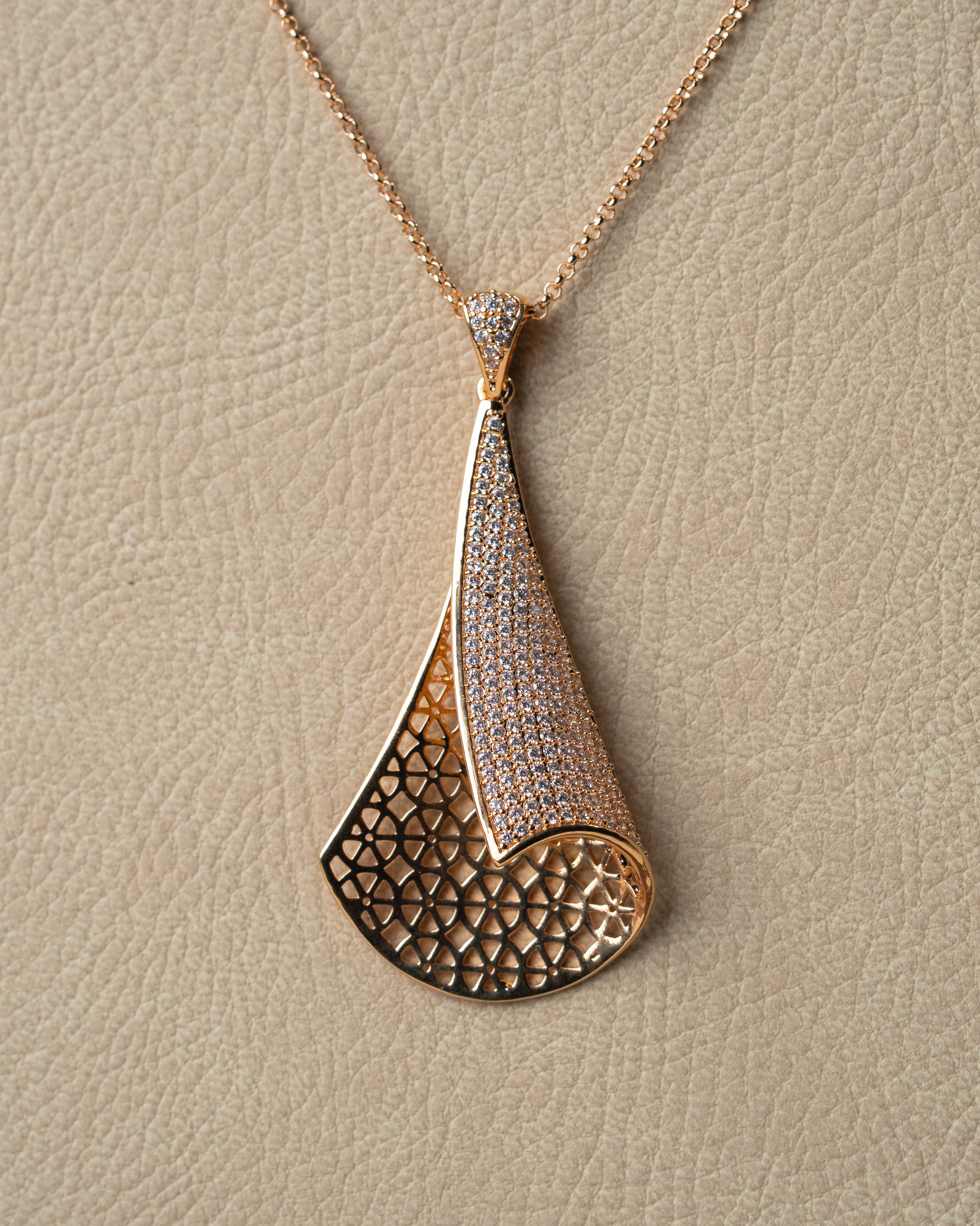 Italian Wave Zircon Pendant Set