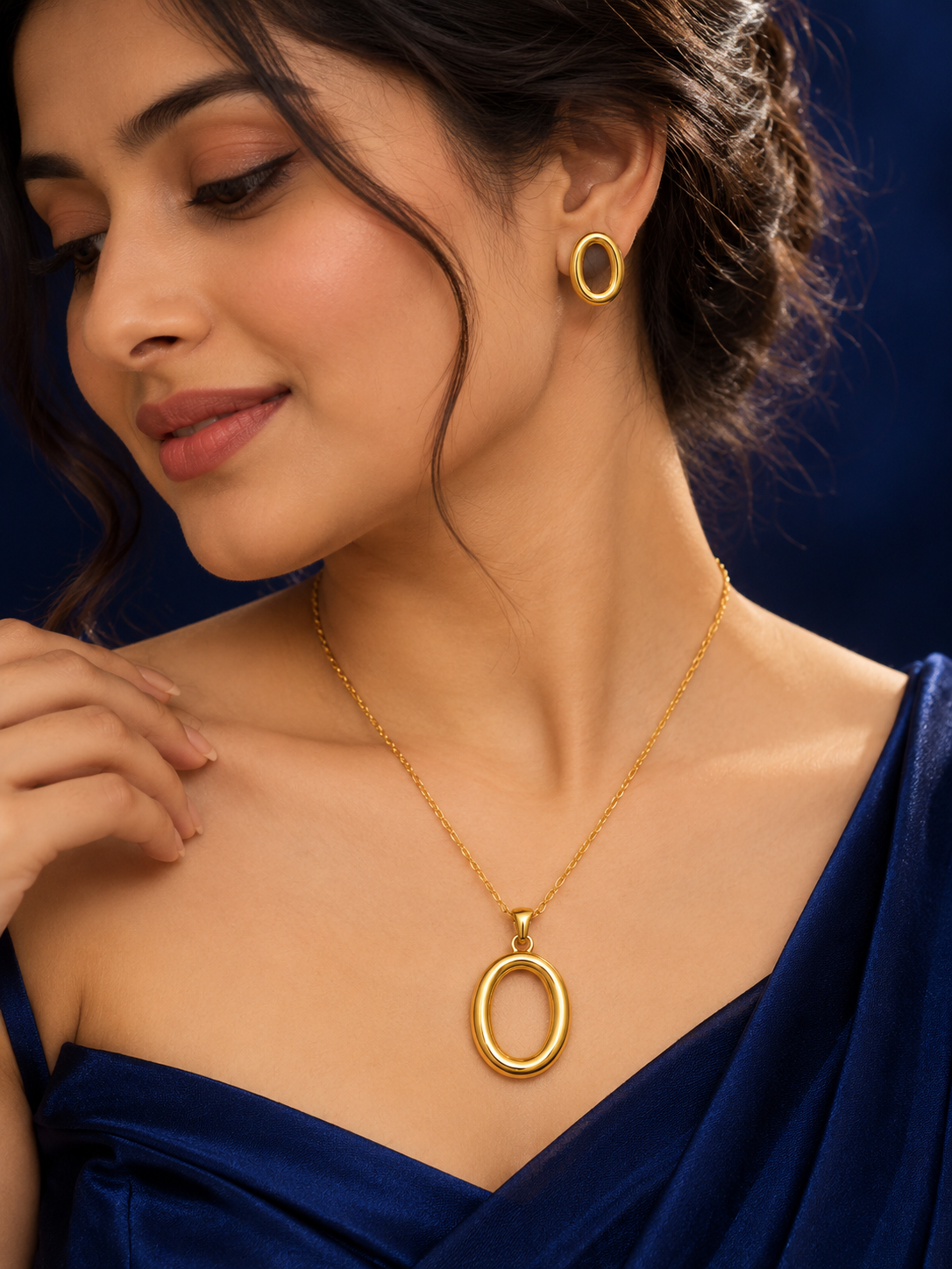 Classic Gold Oval Pendant & Earrings Set