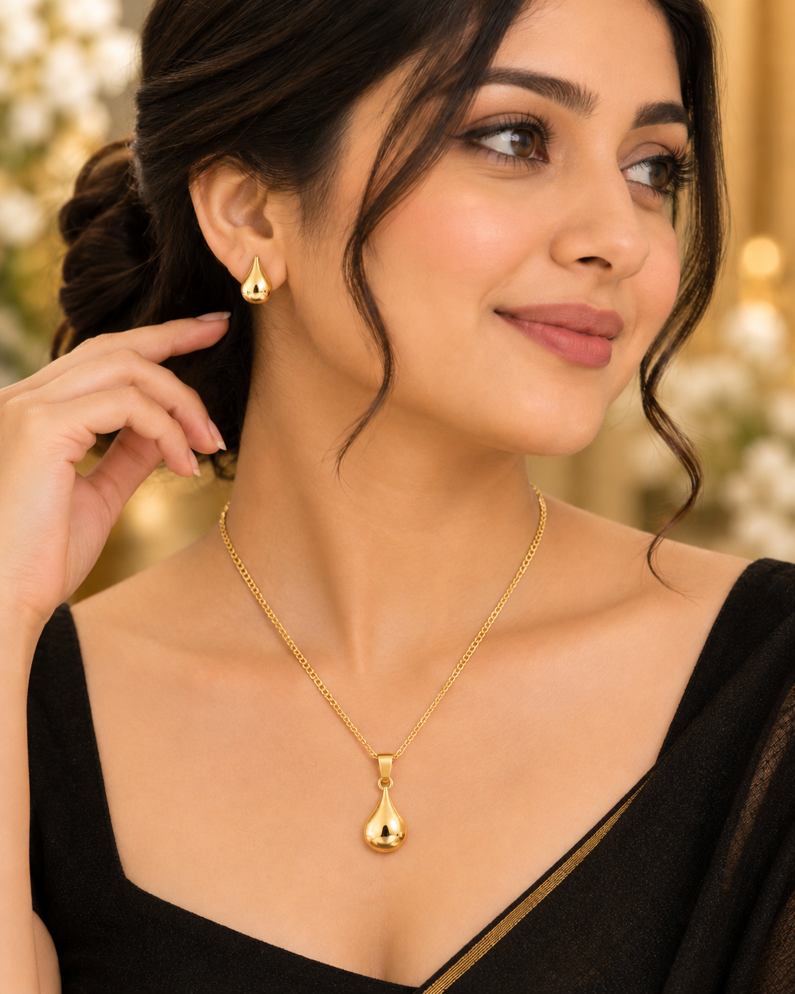 Classic Teardrop Gold Pendant & Earring Set