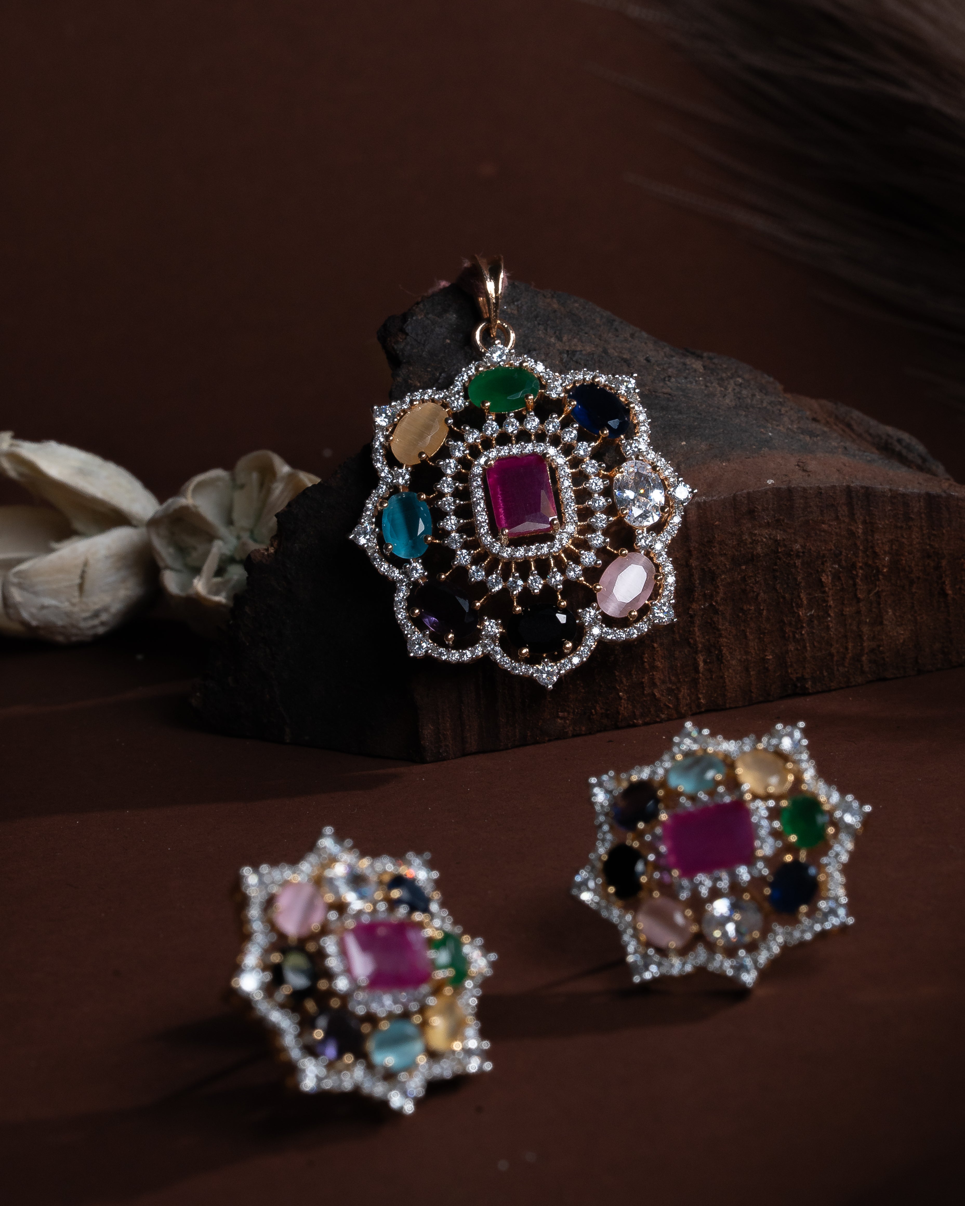 Navranta Pendent Set