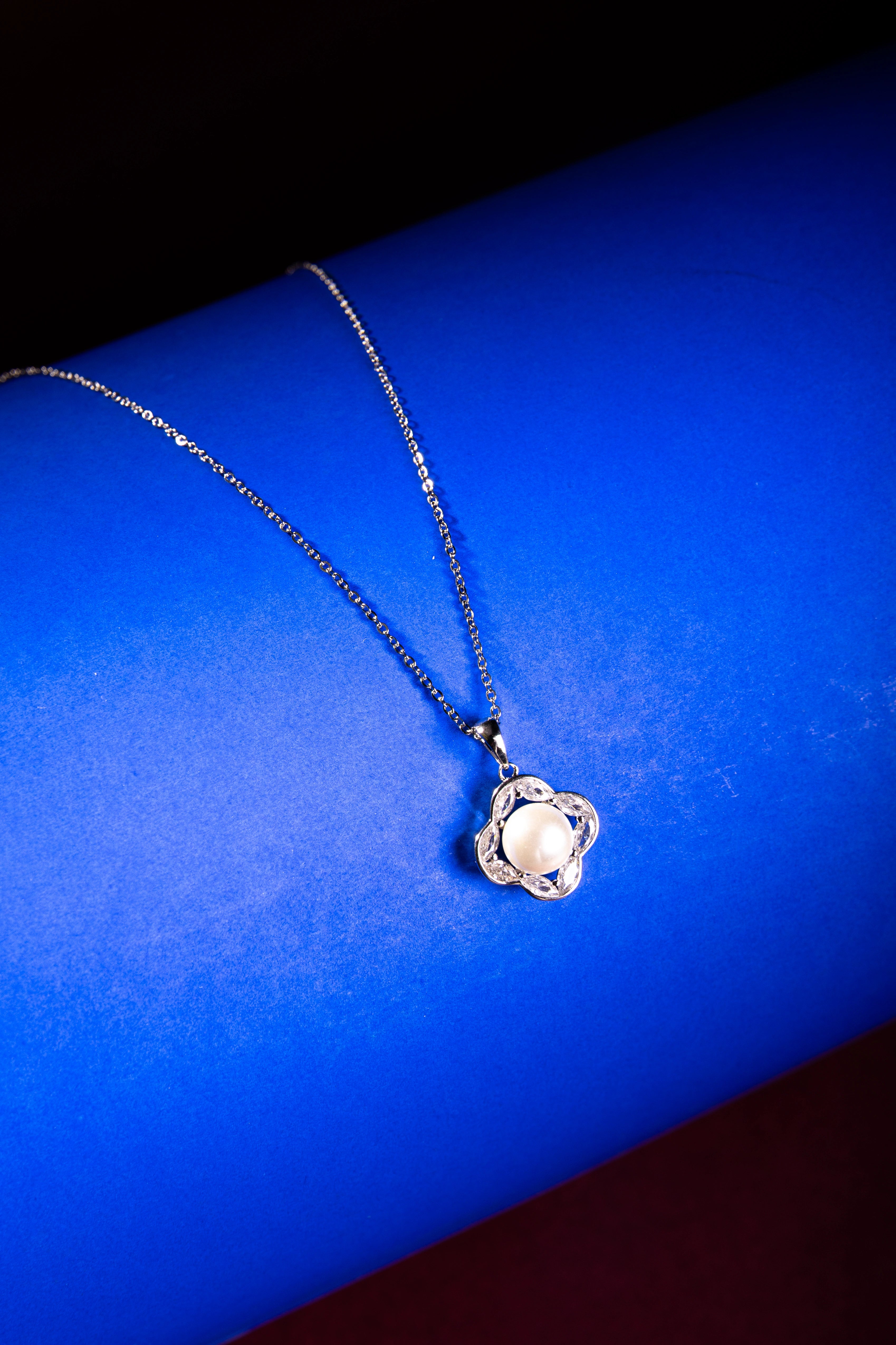 Pearl Blossom Pendant | Elegant Floral Design | Premium Lightweight Daily Wear | Anti-Tarnish Finish